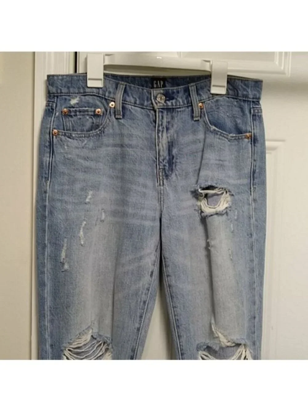 Gap Denim Best Girlfriend Distressed Jeans Size 26 Light Blue - Picture 8 of 13